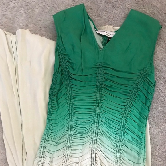 Marina Moscone Green Sleeveless V-Neck Maxi Gown - Picture 2 of 6